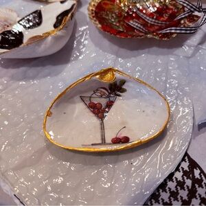 Crafted seashell 🐚 with cocktail drink & 🧑‍🎄 trinket dish